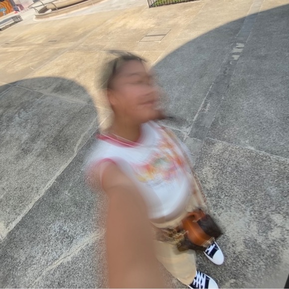 Meet your Posher, Denisse - Picture 1 of 1